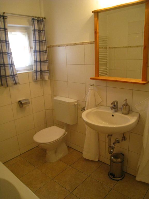 Ferienwohnung Hoefer Grosskarolinenfeld Bagian luar foto